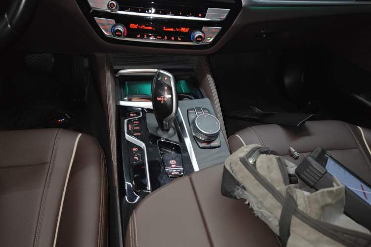 Used BMW 5 Series New Energy 2021 535Le M Sport Package Gear Lever