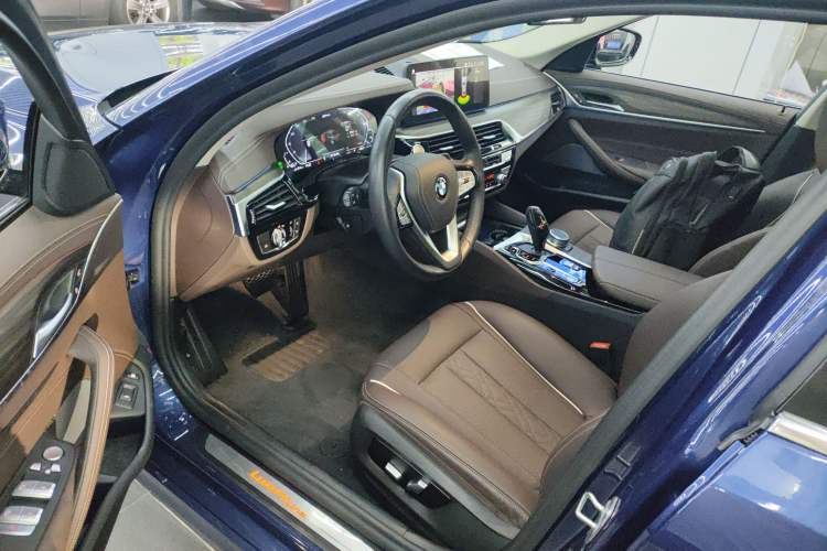 Used BMW 5 Series New Energy 2021 535Le Luxury Package Interior 3