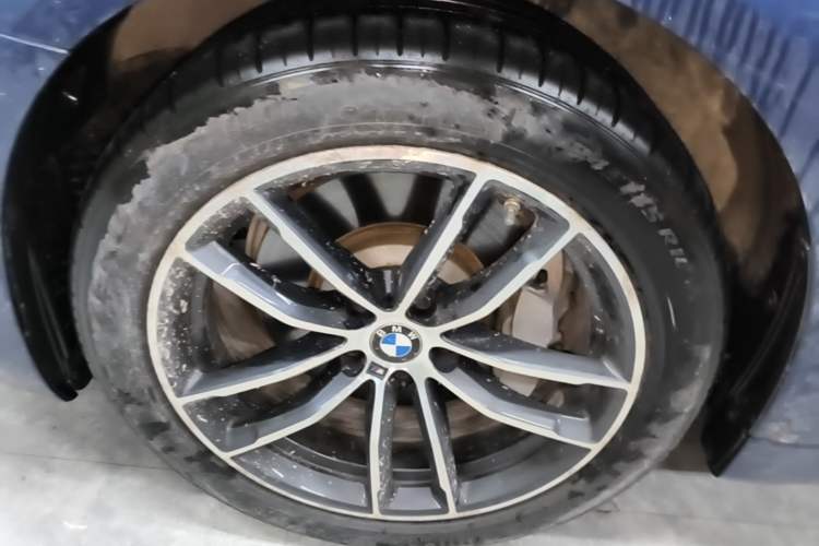 Used BMW 5 Series New Energy 2021 535Le M Sport Package Left Front Wheel Hub