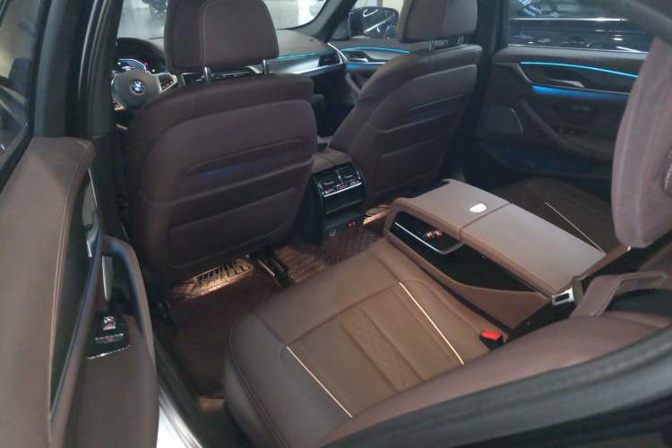 Used BMW 5 Series New Energy 2021 535Le Pioneer Edition M Sport Package Left Rear Seat