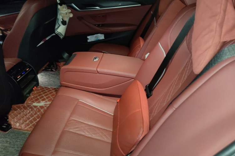 Used BMW 5 Series New Energy 2021 Restyled 535Le M Sport Package Left Rear Seat