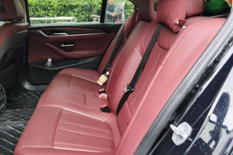 Used BMW 5 Series New Energy 2021 535Le Luxury Package Left Rear Seat