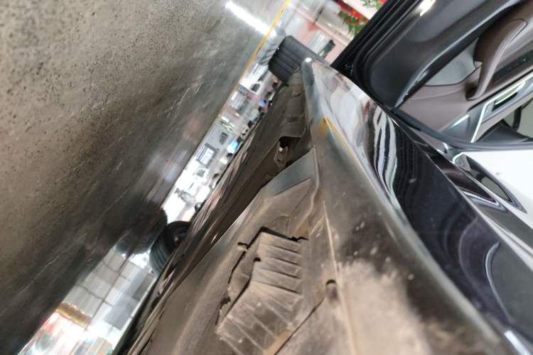 Used BMW 5 Series New Energy 2021 535Le M Sport Package Left Side Sill