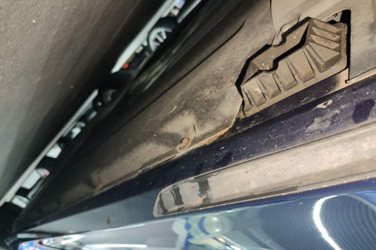 Used BMW 5 Series New Energy 2021 535Le Luxury Package Left Side Sill
