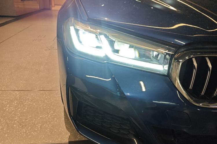 Used BMW 5 Series New Energy 2021 535Le M Sport Package Right Front Headlight