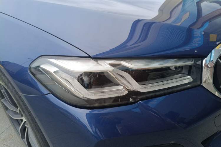 Used BMW 5 Series New Energy 2021 Restyled 535Le Pioneer Edition M Sport Package Right Front Headlight