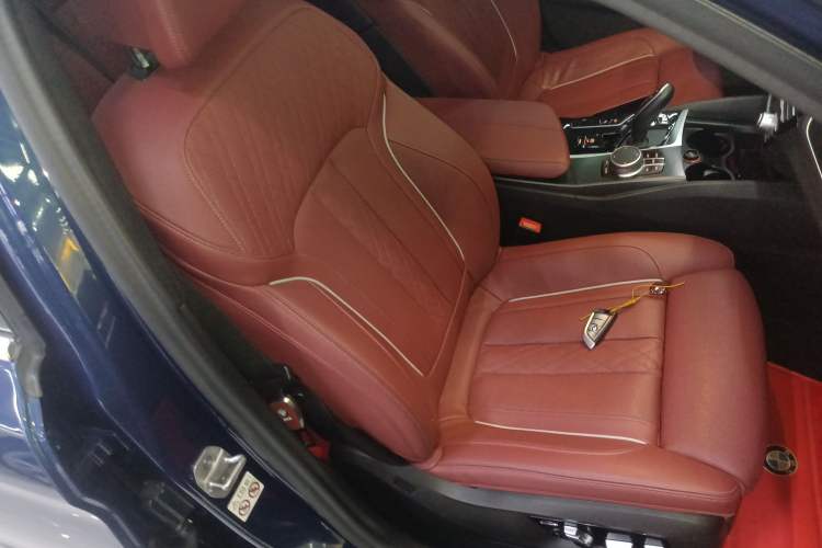 Used BMW 5 Series New Energy 2021 535Le Pioneer Edition M Sport Package Right Front Seat