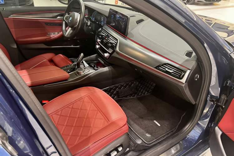 Used BMW 5 Series New Energy 2021 535Le Pioneer Edition M Sport Package Right Front Seat