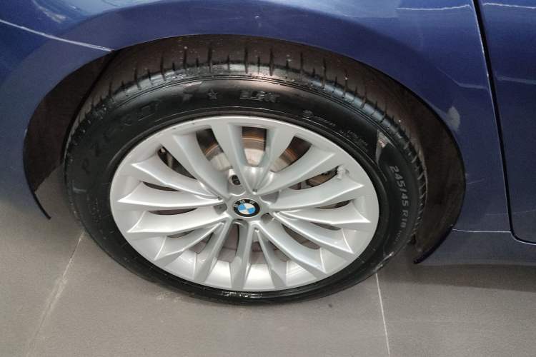 Used BMW 5 Series New Energy 2021 535Le Luxury Package Right Rear Wheel Hub
