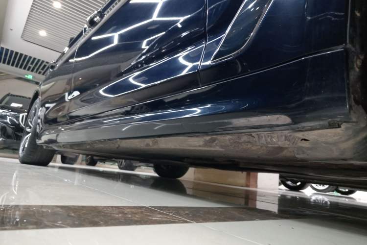 Used BMW 5 Series New Energy 2021 535Le Pioneer Edition M Sport Package Right Side Sill