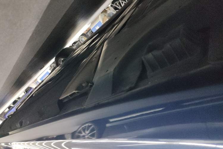 Used BMW 5 Series New Energy 2021 535Le Luxury Package Right Side Sill