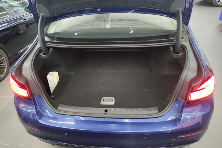 Used BMW 5 Series New Energy 2021 535Le Luxury Package Trunk