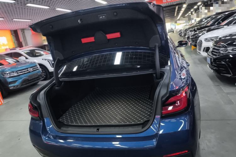 Used BMW 5 Series New Energy 2021 535Le Pioneer Edition M Sport Package Trunk