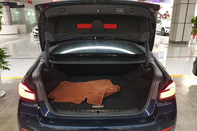 Used BMW 5 Series New Energy 2021 535Le M Sport Package Trunk