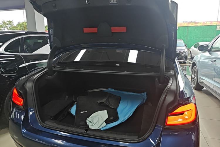 Used BMW 5 Series New Energy 2021 535Le Pioneer Edition M Sport Package Trunk
