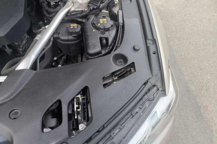 Used BMW 5 Series New Energy 2021 535Le Luxury Package Engine Bay Left