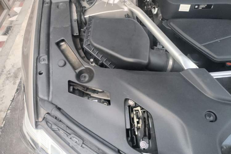 Used BMW 5 Series New Energy 2021 535Le Luxury Package Engine Bay Right
