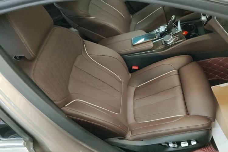 Used BMW 5 Series New Energy 2021 535Le Pioneer Edition M Sport Package Right Front Seat