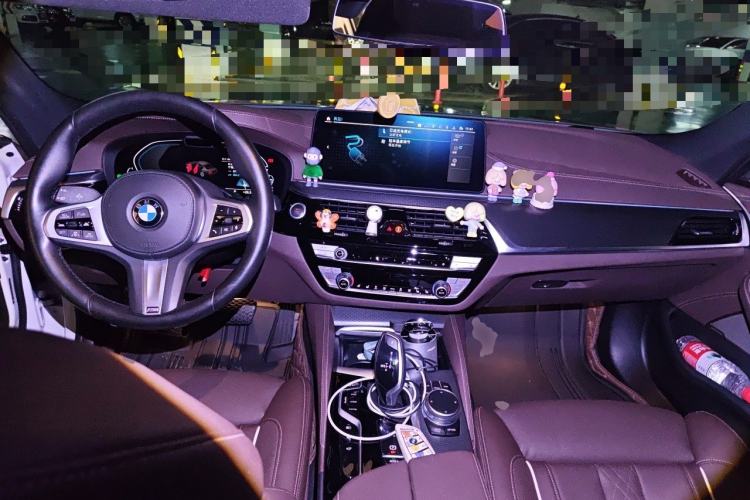 Used BMW 5 Series New Energy 2021 535Le Pioneer Edition M Sport Package Center Console