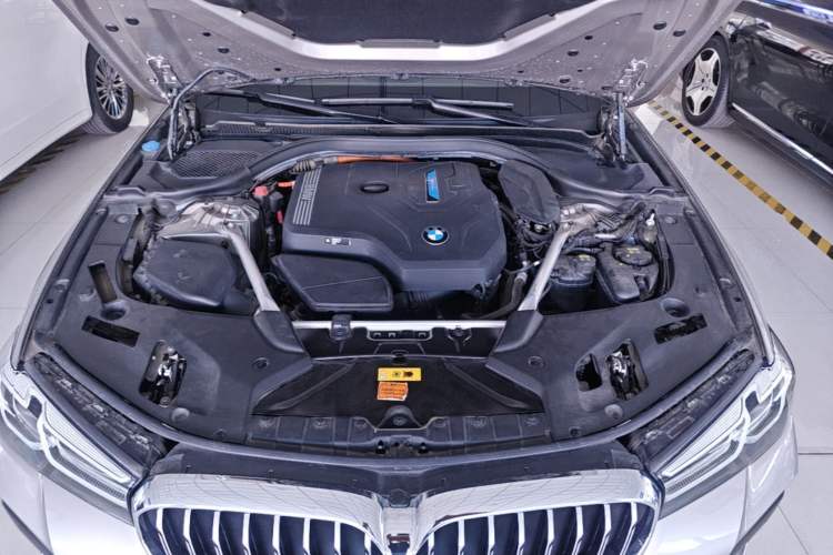 Used BMW 5 Series New Energy 2021 535Le M Sport Package Engine Bay