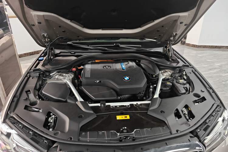 Used BMW 5 Series New Energy 2021 Updated 535Le Luxury Package Engine Bay