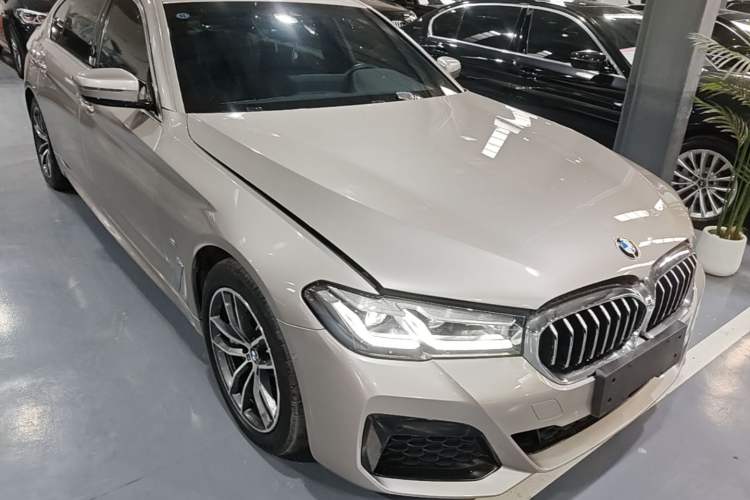 Used BMW 5 Series New Energy 2021 535Le M Sport Package Front Right 45 Deg