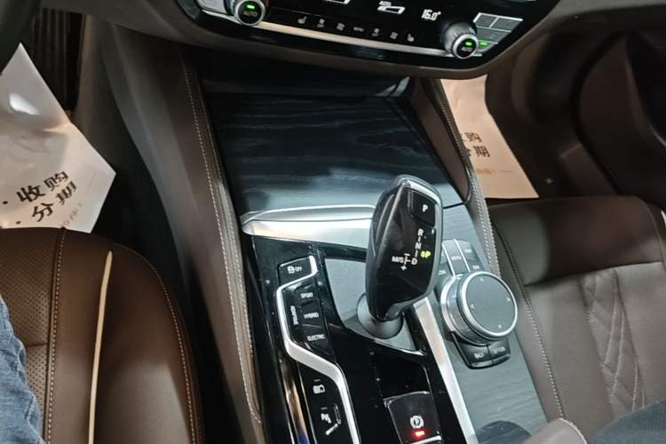 Used BMW 5 Series New Energy 2021 535Le M Sport Package Gear Lever