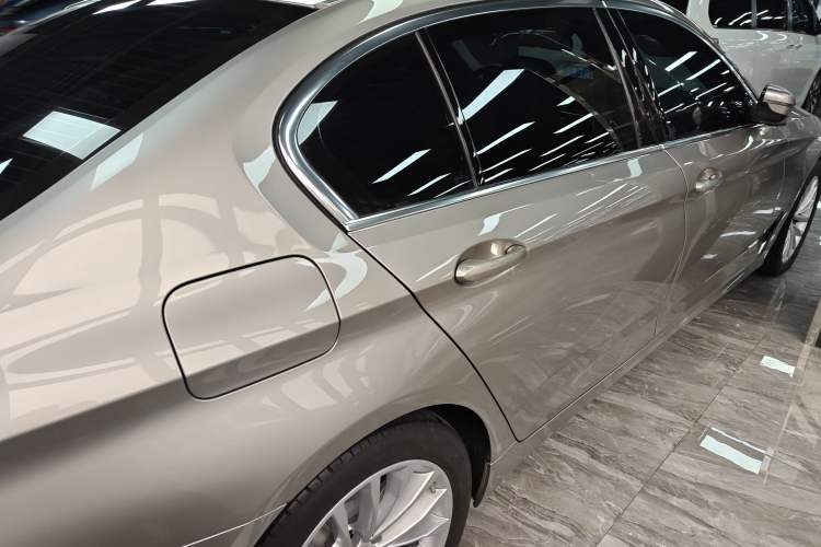 Used BMW 5 Series New Energy 2021 Updated 535Le Luxury Package Rear Right 45 Deg