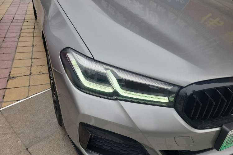 Used BMW 5 Series New Energy 2021 535Le Pioneer Edition M Sport Package Right Front Headlight