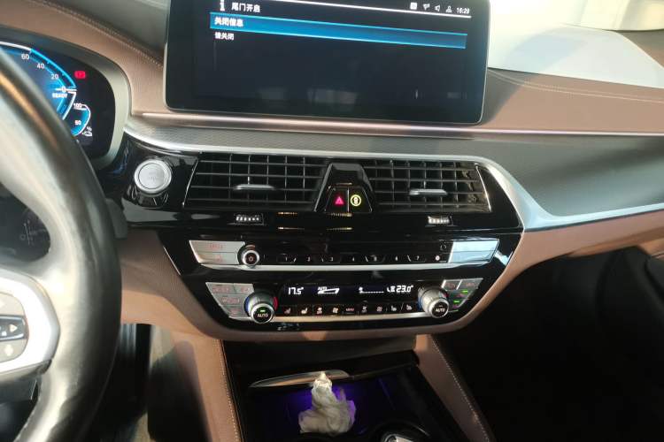 Used BMW 5 Series New Energy 2021 535Le Pioneer Edition M Sport Package Audio And AC Panel