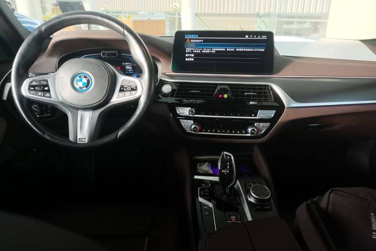 Used BMW 5 Series New Energy 2021 535Le Pioneer Edition M Sport Package Center Console