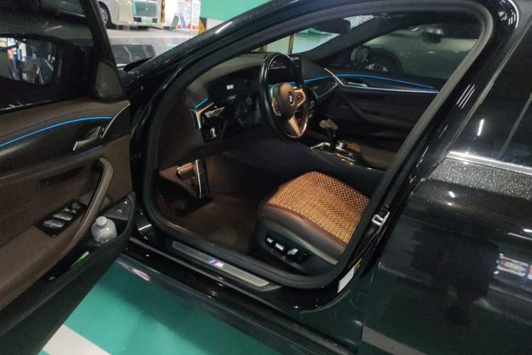 Used BMW 5 Series New Energy 2021 535Le Pioneer Edition M Sport Package Driver Seat