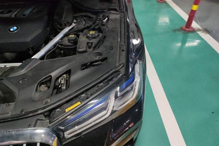 Used BMW 5 Series New Energy 2021 535Le Pioneer Edition M Sport Package Engine Bay Left