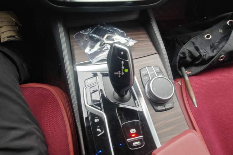 Used BMW 5 Series New Energy 2021 535Le Luxury Package Gear Lever