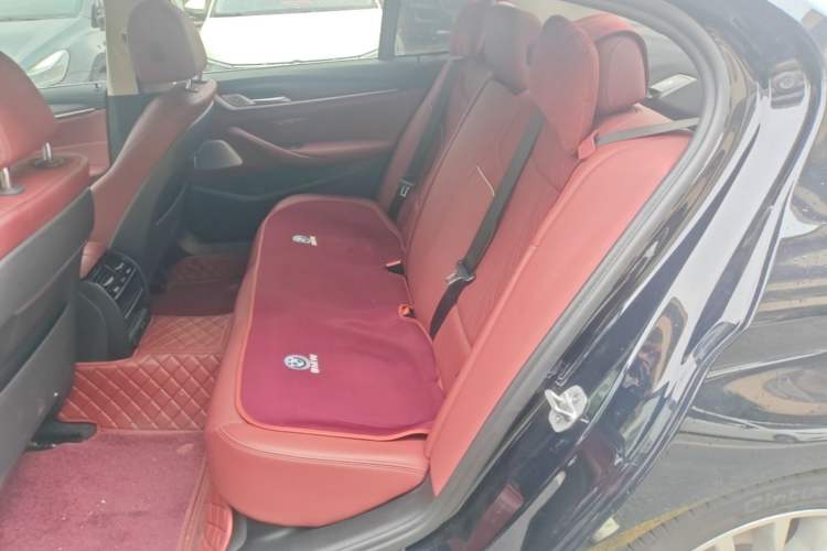 Used BMW 5 Series New Energy 2021 535Le Luxury Package Left Rear Seat