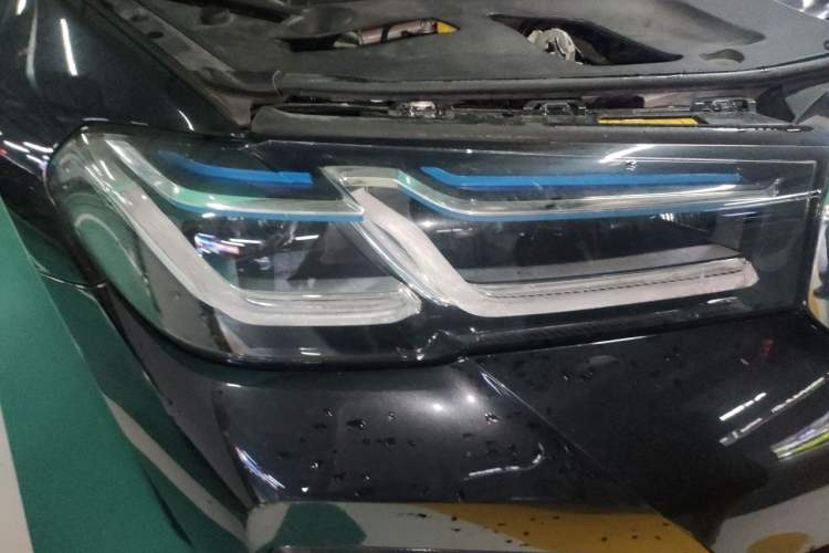Used BMW 5 Series New Energy 2021 535Le Pioneer Edition M Sport Package Right Front Headlight