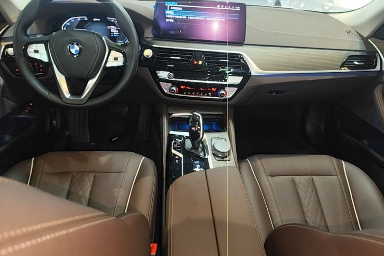 Used BMW 5 Series New Energy 2021 535Le Luxury Package Center Console