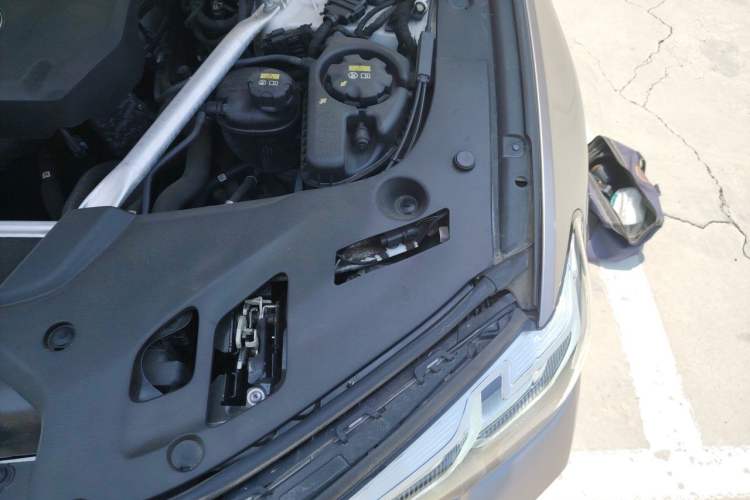 Used BMW 5 Series New Energy 2021 535Le M Sport Package Engine Bay Left