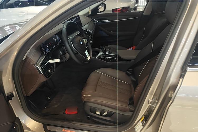 Used BMW 5 Series New Energy 2021 535Le Luxury Package Left Front Seat