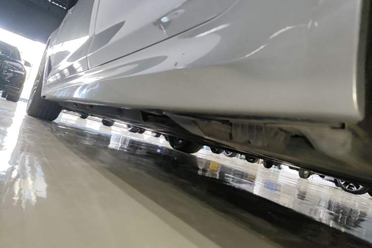 Used BMW 5 Series New Energy 2021 535Le M Sport Package Left Side Sill