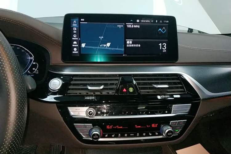 Used BMW 5 Series New Energy 2021 535Le Pioneer Edition M Sport Package Audio And AC Panel