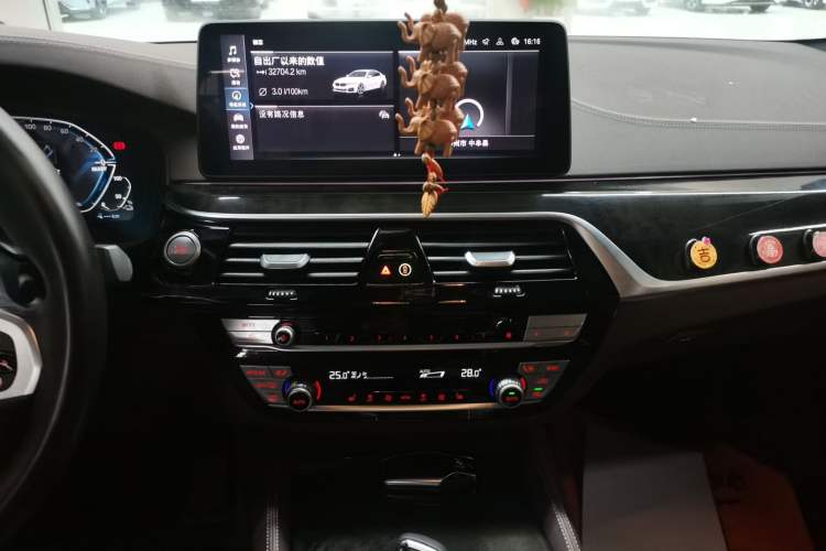 Used BMW 5 Series New Energy 2021 535Le M Sport Package Audio And AC Panel