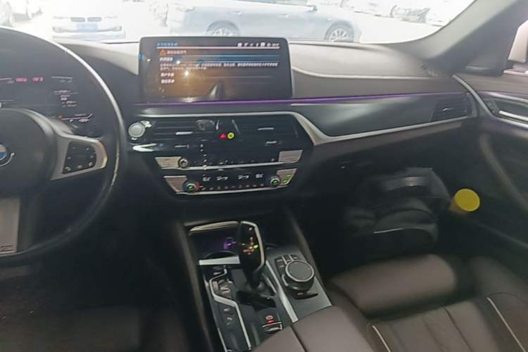 Used BMW 5 Series New Energy 2021 535Le Pioneer Edition M Sport Package Audio And AC Panel