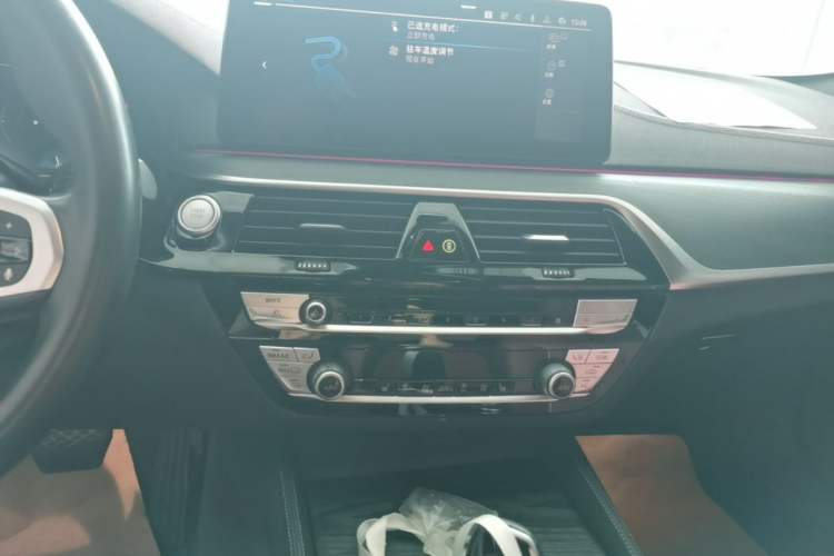 Used BMW 5 Series New Energy 2021 535Le M Sport Package Audio And AC Panel