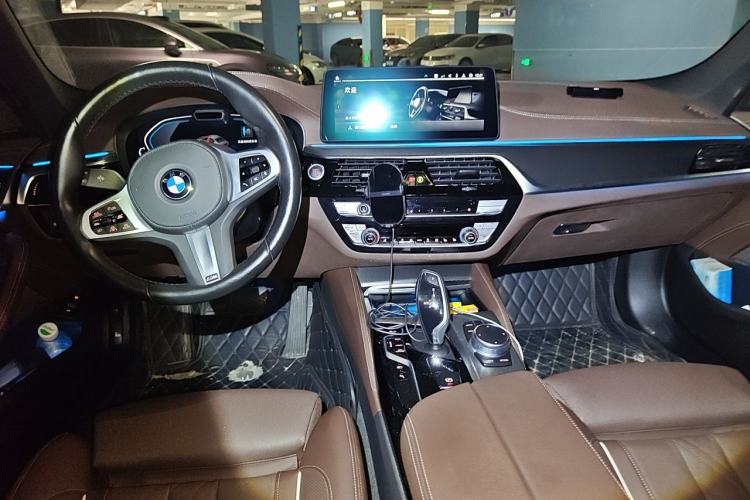 Used BMW 5 Series New Energy 2021 Restyled 535Le Pioneer Edition M Sport Package Center Console