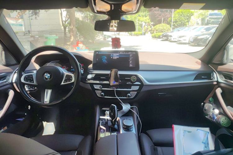 Used BMW 5 Series New Energy 2021 Restyled 535Le Pioneer Edition M Sport Package Center Console