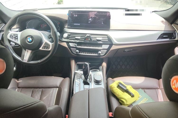 Used BMW 5 Series New Energy 2021 Restyled 535Le Pioneer Edition M Sport Package Center Console