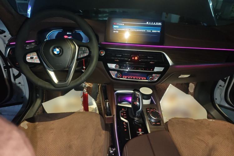Used BMW 5 Series New Energy 2021 535Le Luxury Package Center Console