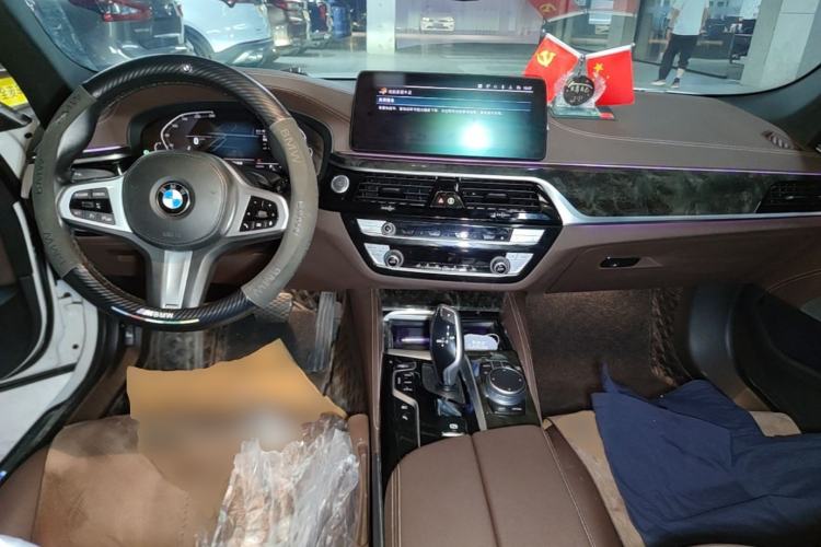 Used BMW 5 Series New Energy 2021 Restyled 535Le M Sport Package Center Console