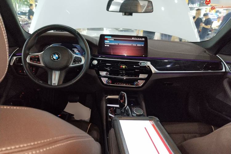 Used BMW 5 Series New Energy 2021 Restyled 535Le M Sport Package Center Console